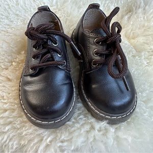 Healthex infant toddler size 5 brown dress shoes